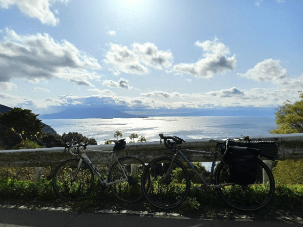 鹿児島で撮った自転車二台の映った画像